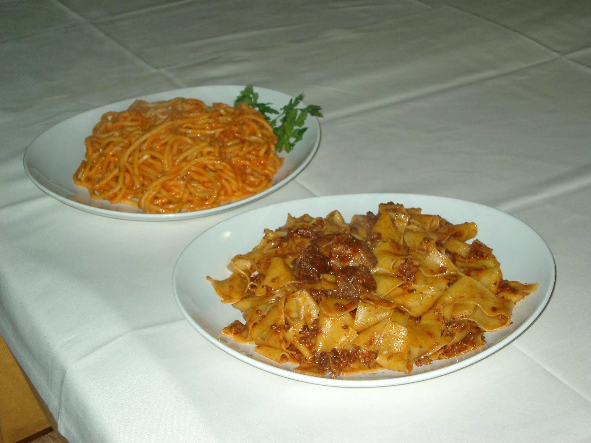 Albergo Ristorante Da Vestro Monticiano Exterior foto